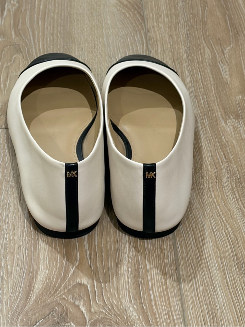 NEVER WORN - Michael Kors Cream and Black Leather Ballet Flats - Size 10 - Picture 8 of 9